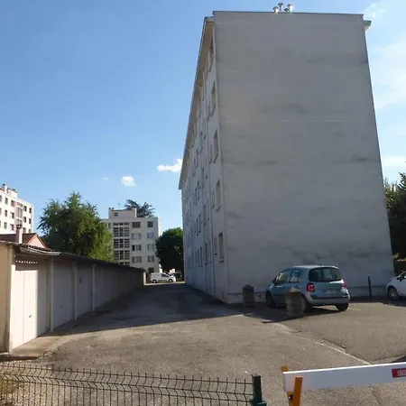Traversant T2 Avec Balcon Et Parking Apartment *
